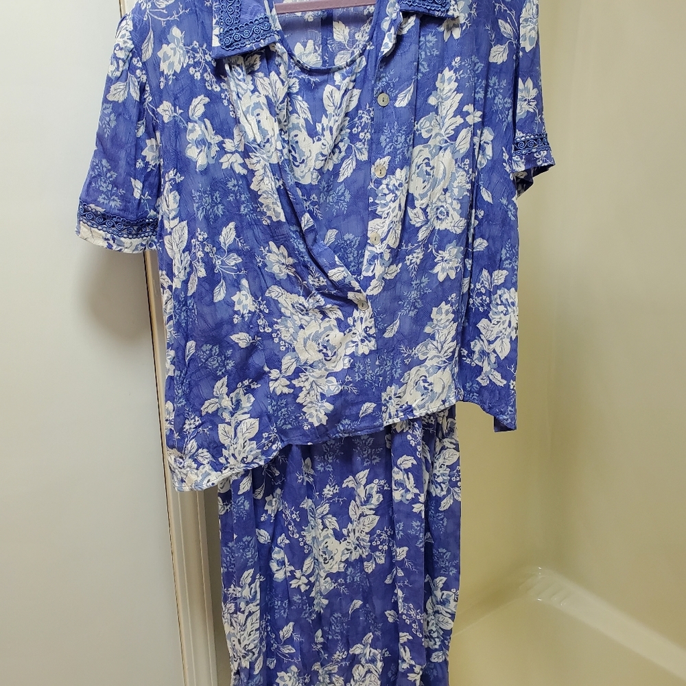 Size 22W 2 piece dress. Blue (periwinkle) and white. Excellent condition.